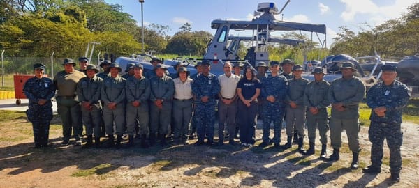 Guardaparques de MiAMBIENTE inician curso de botes especiales