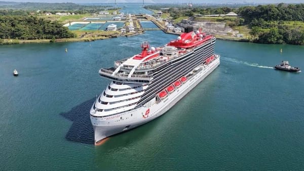 Virgin Voyages hace su debut en el Canal de Panamá