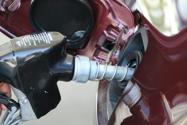 Gasolina en EE.UU. sube 9% en una semana y toca máximo de 11 meses
