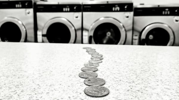 Lavado de dinero migra a cripto: $350,000 millones en 20 años y $158,000 millones en 2025