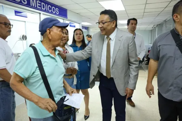 CSS: Mon Vásquez pide a directores enfocarse en pacientes