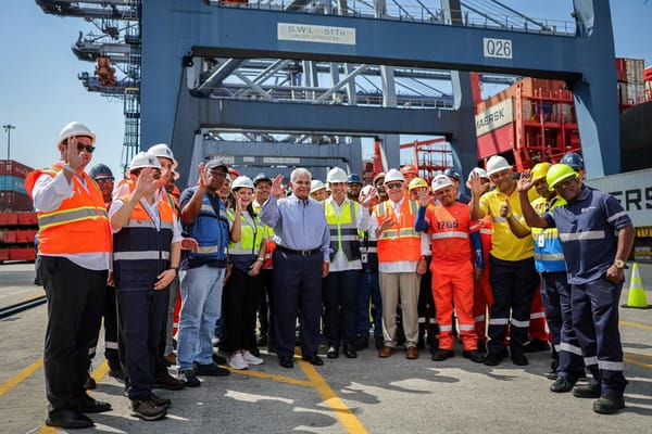 Mulino evalúa operación portuaria y retos nacionales